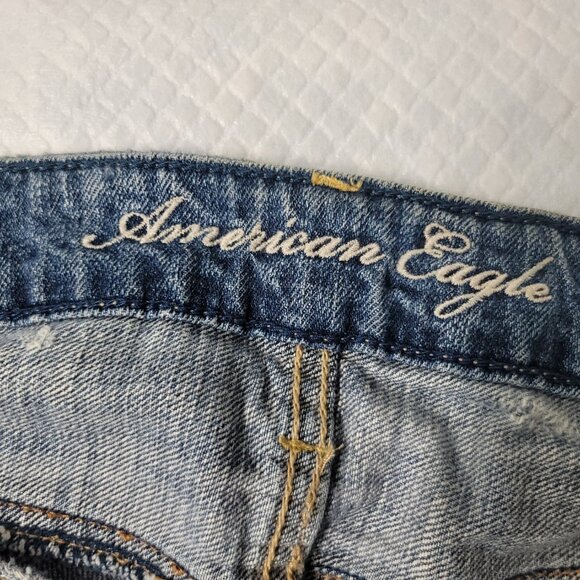 Ripped washed denim shorts, size 6, American Eagle - Picture 4 of 4